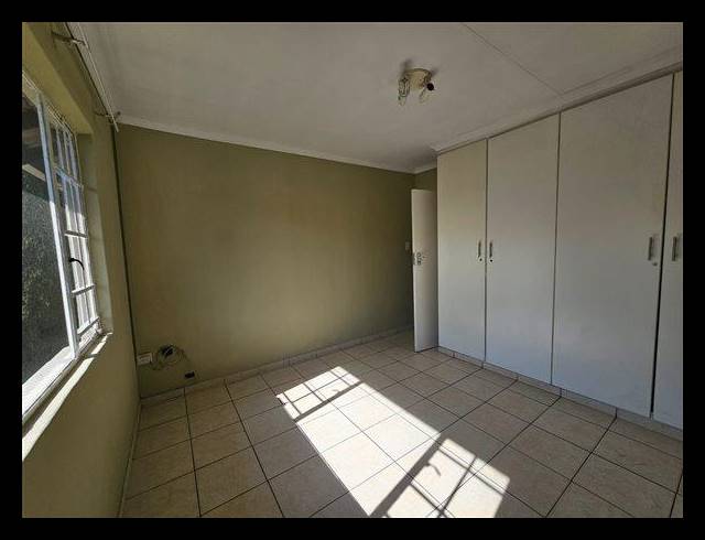 3 BEDROOM APARTMENT FOR SALE IN BOKSBURG WEST